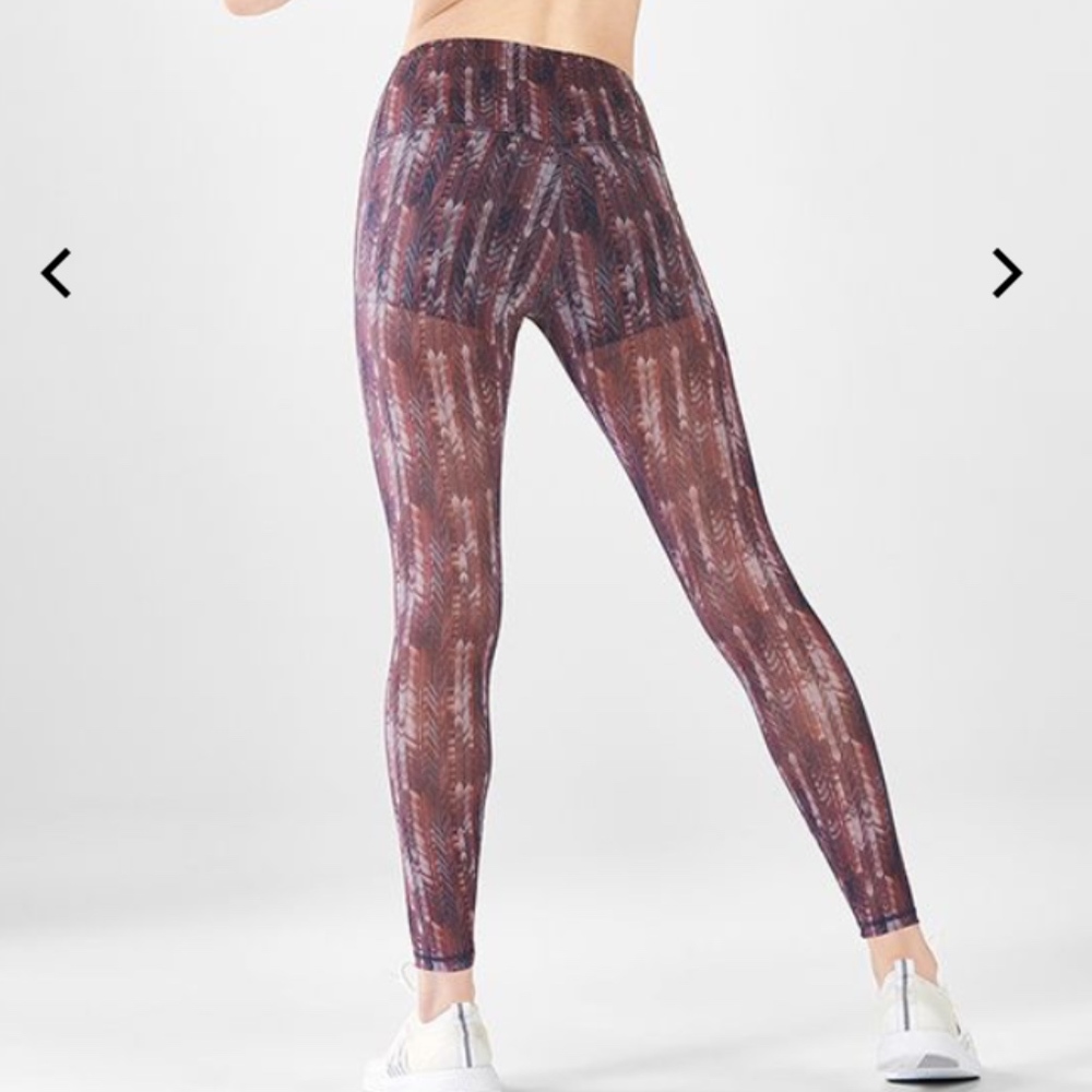 Fabletics High Waisted Mesh Powerform Legging in Purple Boho Print – Size XS